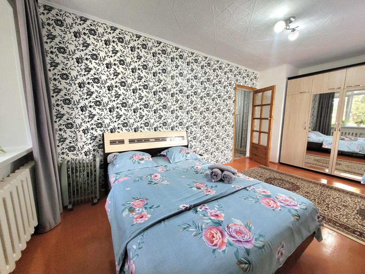 1 комн. на назарбаева 72 Apartment *